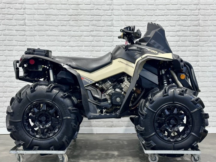 2022 BRP CAN-AM RENEGADE X-MR 650 EFI + 4WD + DPS + FOX + GORILLA 30'' + 2929 KM SEULEMENT + RARE & A1 