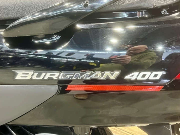 2005 SUZUKI BURGMAN 400 EFI + SEULEMENT 30711 KM + BANC 2 PASSAGERS & DOSSIER + RARE & A1 