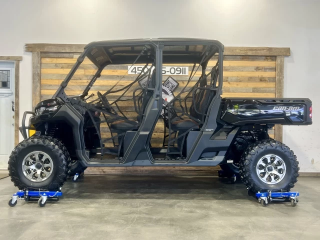 BRP CAN-AM DEFENDER MAX CREW HD-10 ÉDITION LONE STAR + 4WD + DPS + SEULEMENT 10 KM + 6 PASSAGERS + RARE & COMME NEUF  2024