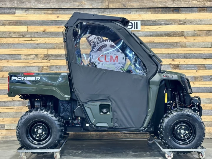 2026 HONDA PIONEER 520 4WD + CABINE FERMÉ + PLUSIEURS OPTIONS $$$ + RARE & A1 