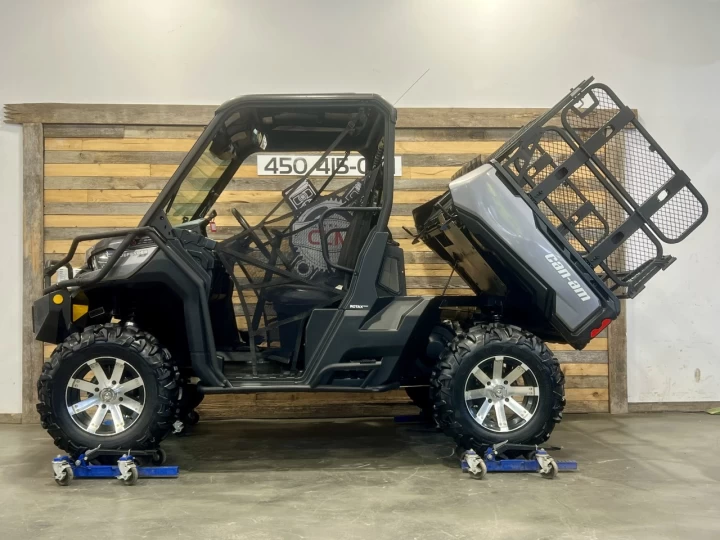 2018 BRP CAN-AM DEFENDER XT HD-10 + 4WD + DPS + BEAUCOUP D'ÉQUIPEMENTS $$$ + RARE & A1 