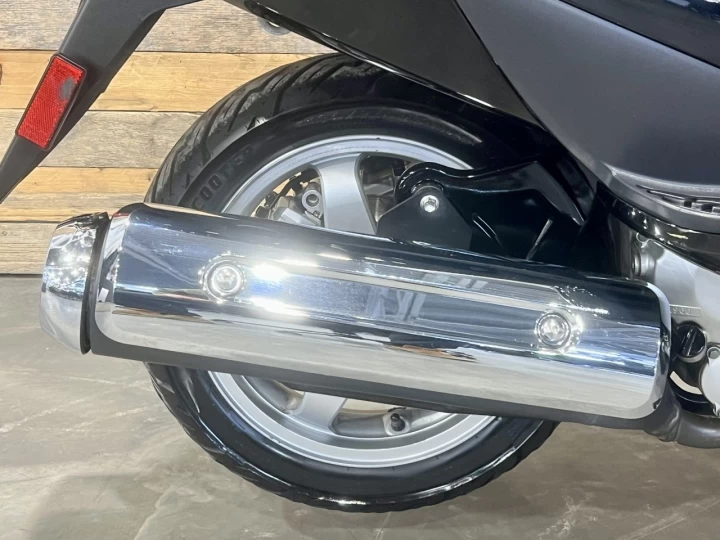 2005 SUZUKI BURGMAN 400 EFI + SEULEMENT 30711 KM + BANC 2 PASSAGERS & DOSSIER + RARE & A1 