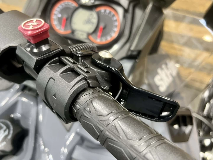 2016 BRP SKI-DOO GRAND TOURINF L.E 1200 EFI 4-TEC 137'' + REV XS + 19145 KM + CONDITION A1 