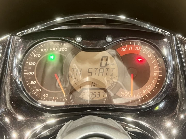 2011 BRP CAN-AM SPYDER RS-S SE-5 (SEMI-AUTOMATIQUE) BAS KM 27853 KM + COLEUR & LOOK UNIQUE + A1 