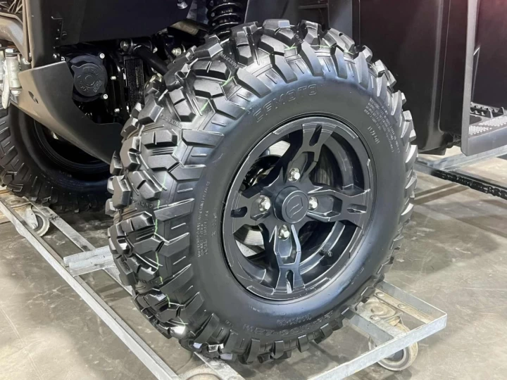 2023 CF MOTO C-FORCE 400 LX EFI + 4X4 + E.P.S + SEULEMENT 1349 KM 