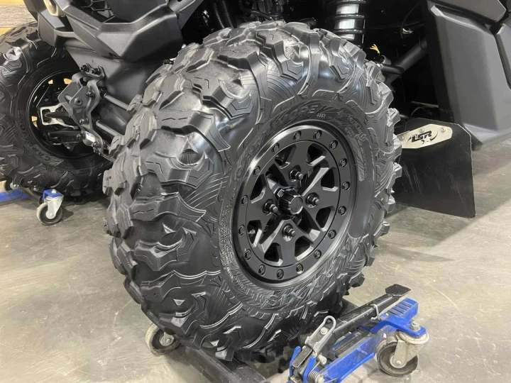 2024 BRP CAN-AM MAVERICK MAX X3 X-DS TURBO RR 200 HP + 4X4 + DPS + FOX + PLUSIEURS OPTIONS $$$ 