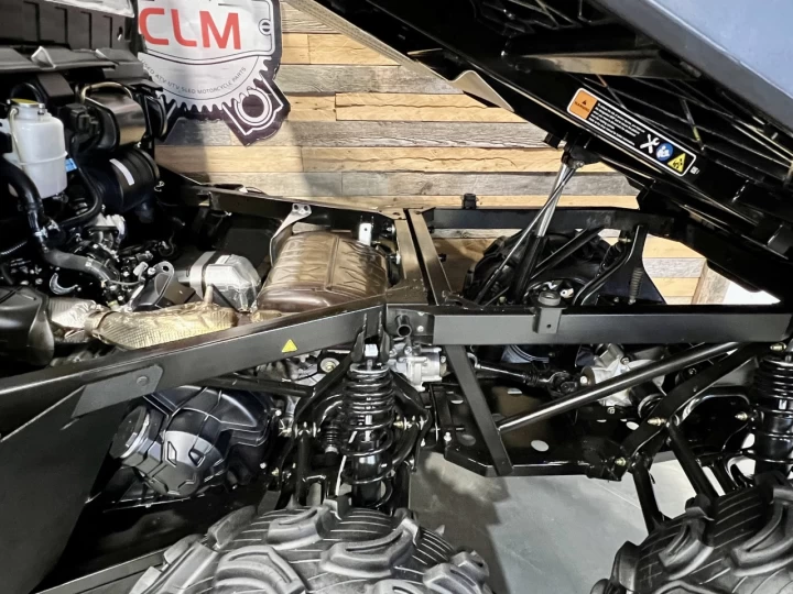 2022 BRP CAN-AM DEFENDER HD-10 + DPS + 6X6 + SEULEMENT 2556 KM + ULTRA RARE & A1 