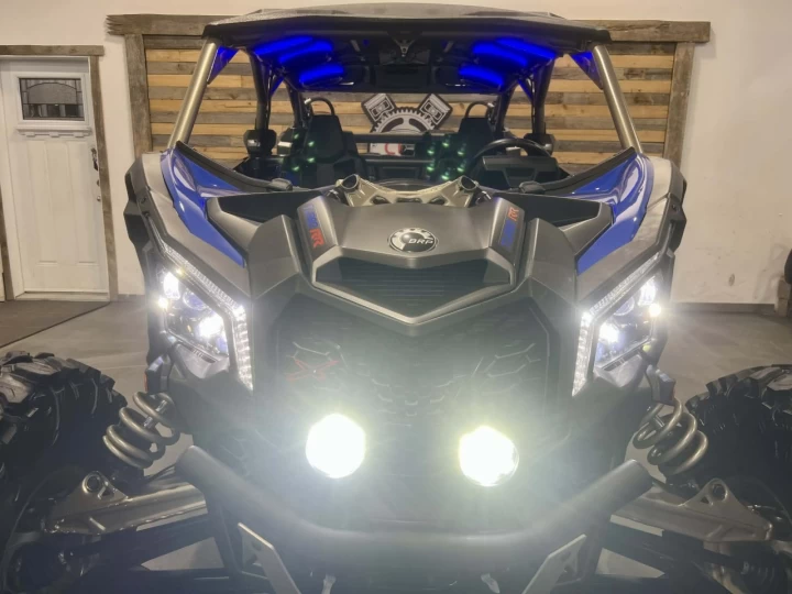 2023 BRP CAN-AM MAVERICK MAX X3 X-RS TURBO ''RR'' 200 H.P + DPS + 4X4 + 72'' + SMART SHOX + TOIT AUDIO + SEULEMENT 1509 KM 