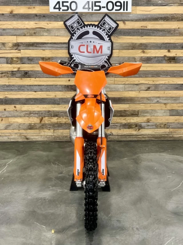 KTM 300 XC EFI + SEULEMENT 41 HR + 2 TEMPS + DEMARREUR ELECTRIQUE + RARE & CONDITION A1  2023