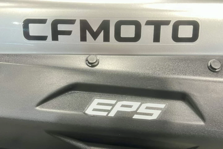 2023 CF MOTO U-FORCE 800 LX EFI + 4X4 + EPS + SEULEMENT 1296 KM + GARANTIE MAI 2028 + CONDITION A1 