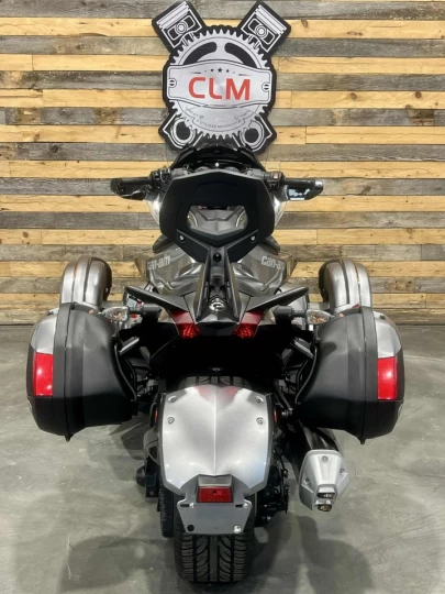 2013 BRP CAN-AM SPYDER ST-S / SE-5 (SEMI-AUTOMATIQUE) + SEULEMENT 30505 KM + CONDITION A1 