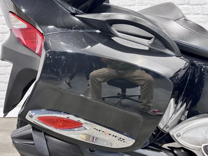 2010 BRP CAN-AM SPYDER RT-S SM-5 (MANUELLE A CLUTCH) + SUSPENSION A AIR + 51197 KM + RARE & A1 