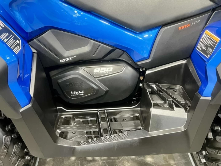 2023 BRP CAN-AM OUTLANDER MAX 850 XT + D.P.S + 4X4 + SEULEMENT 199 KM + IMPECABLE A1 