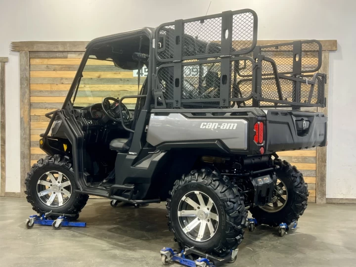 2018 BRP CAN-AM DEFENDER XT HD-10 + 4WD + DPS + BEAUCOUP D'ÉQUIPEMENTS $$$ + RARE & A1 