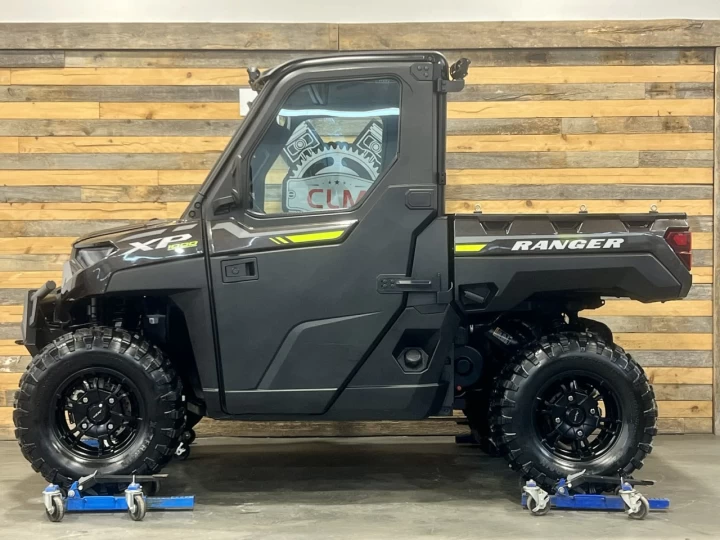 2023 POLARIS RANGER XP 1000 NORTH STAR EDITION ULTIMATE + RIDE COMMAND + AIR CLIMATISÉ + CHAUFFAGE + CABINE FERMER + TOUTE ÉQUIPÉE 