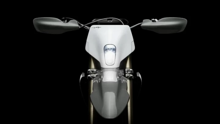 2025 STARK FUTURE VARG EX 60 HP @ 80 HP + LEGALE SUR LA ROUTE + 2 ANS DE GARANTIE 