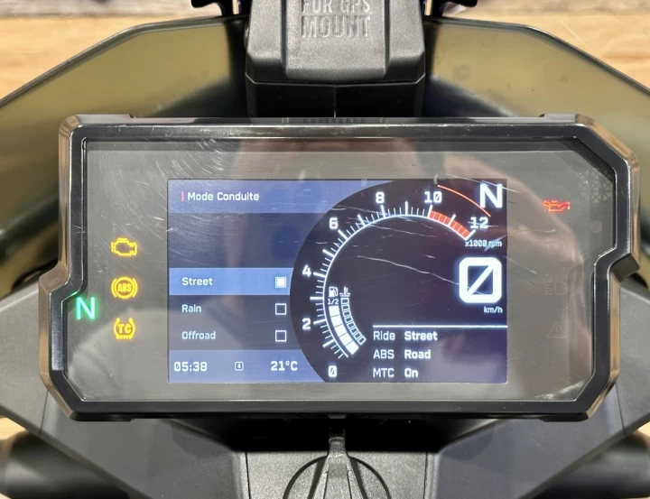 2021 KTM 890 ADVENTURE + A.B.S + BEAUCOUP D'ÉQUIPEMENTS INCLUS $$$ + 18595 KM + RARE & A1 