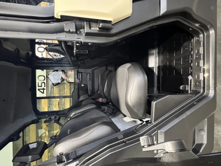 2025 BRP CAN-AM DEFENDER MAX CREW HD-10 LIMITED + 4WD + DPS + 650 KM SEULEMENT + 6 PASSAGERS + TOUTE ÉQUIPÉE+ RARE & A1 