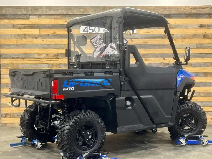 2023 CF MOTO U-FORCE 600 EFI + 4X4 + EPS + SEULEMENT 337 KM + BEAUCOUP D'ÉQUIPEMENTS $$$ + GARANTIE 
