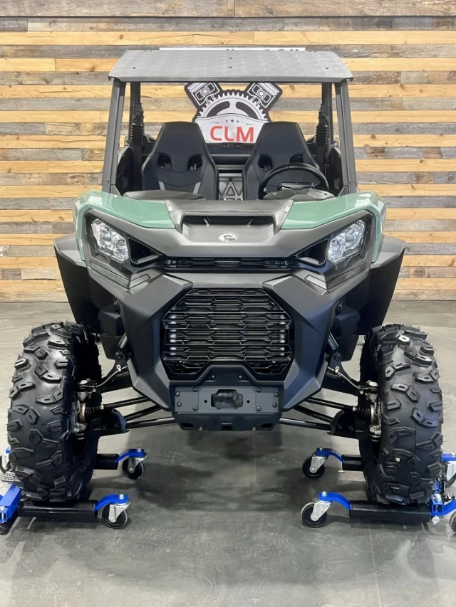 BRP CAN-AM COMMANDER 700 EFI + 4X4 + DPS + MAGS & PNEUS NEUFS + SEULEMENT 2759 KM + RARE & CONDITION A1  2025