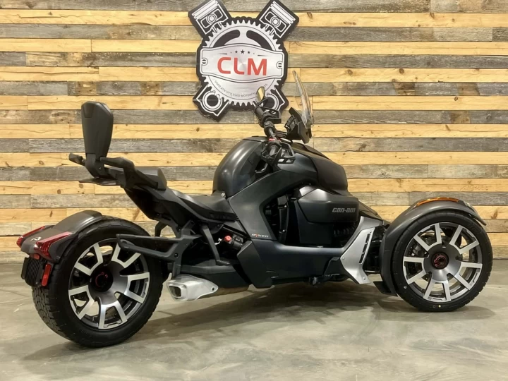 2021 BRP CAN-AM SPYDER / RYKER 900 ACE EDITION RALLY _ PARE-BRISE + BANC PASSAGER + SUSPEMNSION KYB 