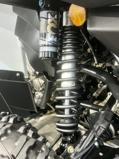 2024 BRP CAN-AM RENEGADE X-XC 1000R EFI + 4WD + DPS + FOX + SEULEMENT 1686 KM + RARE & A1 