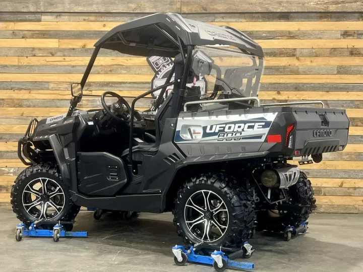 2023 CF MOTO U-FORCE 800 LX EFI + 4X4 + EPS + SEULEMENT 1296 KM + GARANTIE MAI 2028 + CONDITION A1 