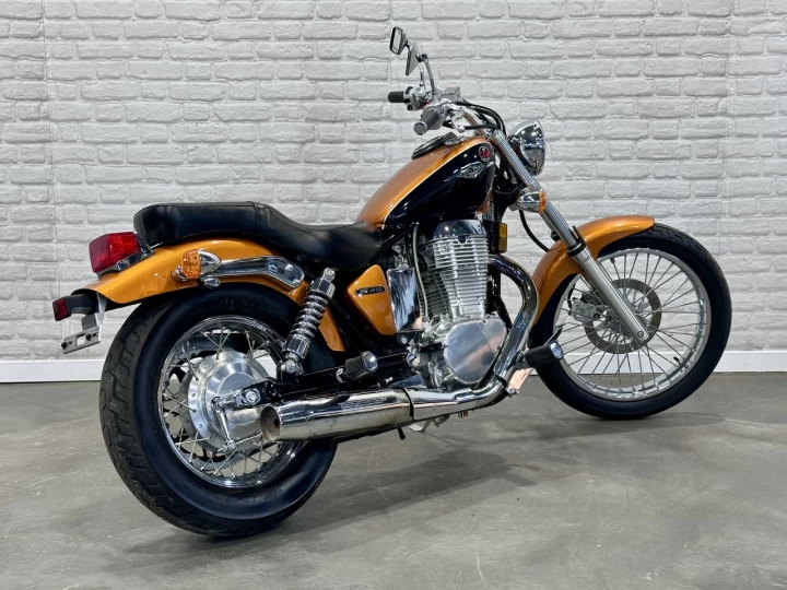 2013 SUZUKI BOULEVARD S40 650 cc + SEULEMENT 22408 KM + RARE & A1 