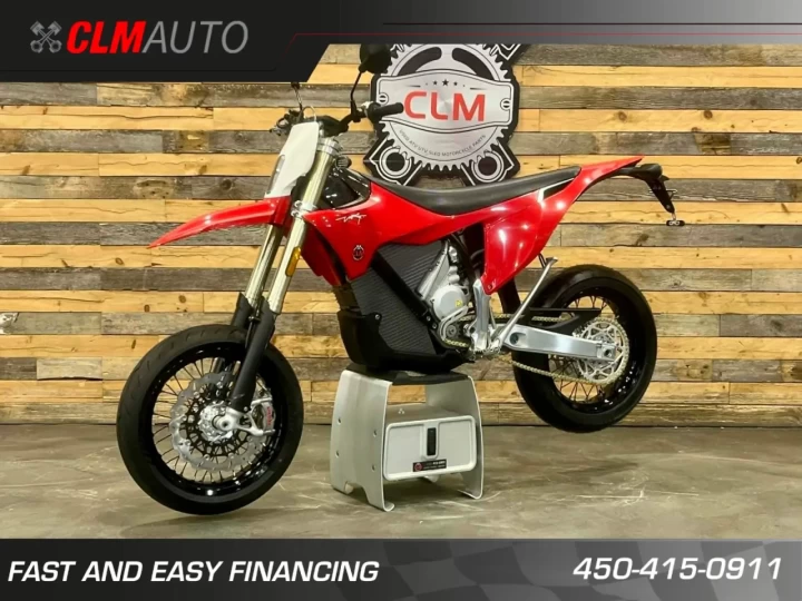 2026 STARK FUTURE VARG SM - SUPERMOTO 100% VE - ELECTRIQUE LEGALE SUR LA ROUTE+ 60 H.P @ 80 H.P + GARANTIE 2 ANS 