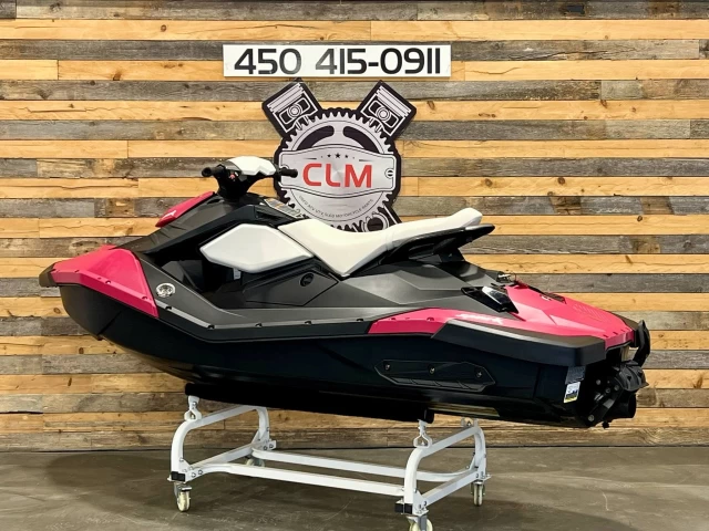 BRP SEA-DOO SPARK 2UP 900 ACE EFI + SEULEMENT 65 HR + COULEUR RARE & CONDITION A1  2015