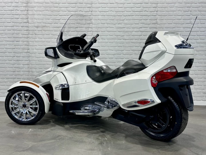 2018 BRP CAN-AM SPYDER RT LIMITED + SE-6 (SEMI-AUTOMATIQUE) + ROTAX 1330 EFI + ENSEMBLE CHROME + RARE & A1 