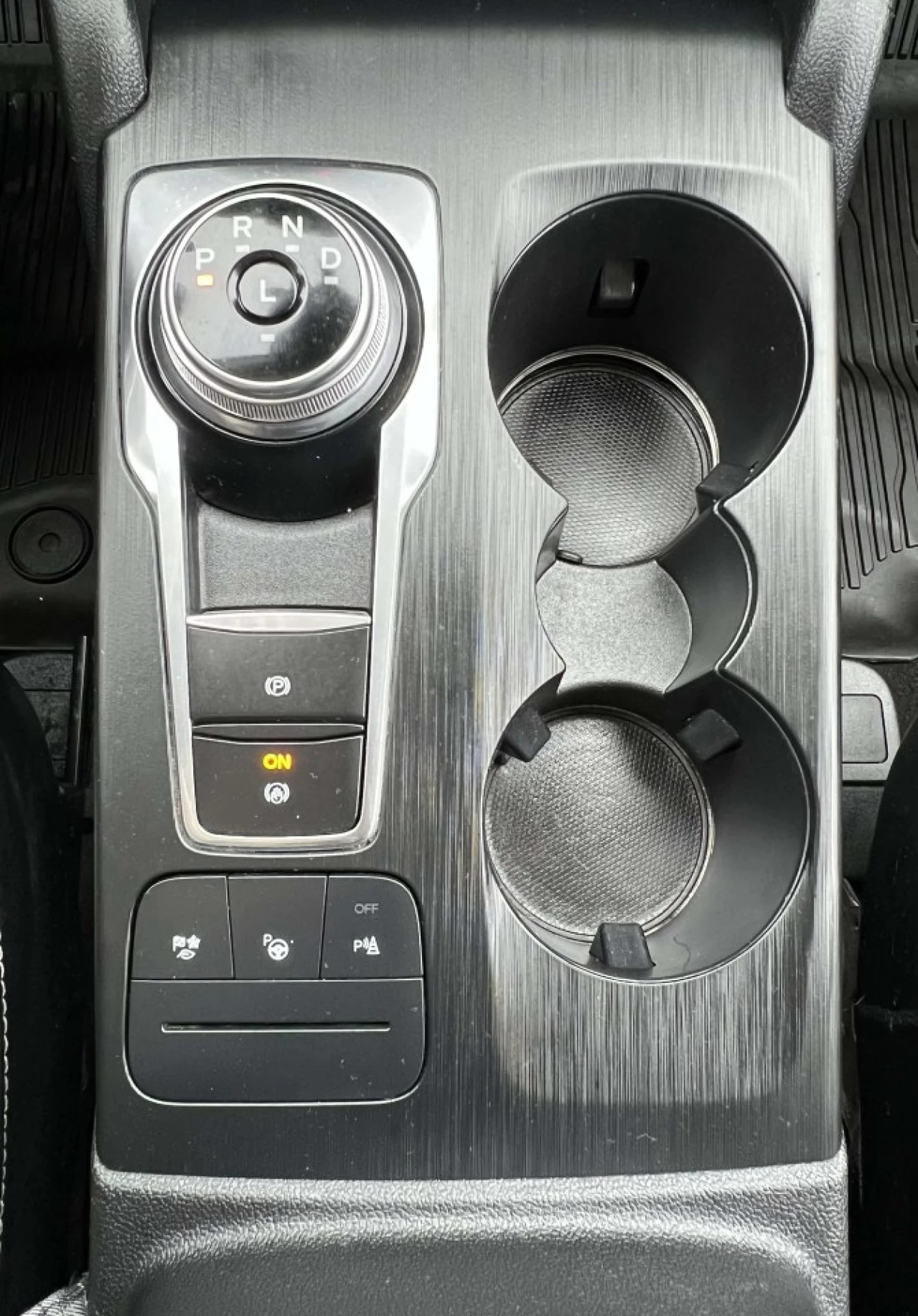 2020 FORD ESCAPE TITANIUM HYBRIDE AWD + 91150 KM + MODELE LUXUEUX & TOUTE ÉQUIPÉE  Image principale