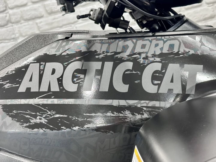 2015 ARCTIC CAT MUD PRO 1000 EFI LIMITED + 4WD + EPS + SEULEMENT 2871 KM + PELLE A NEIGE + 2 PASSAGERS + RARE & A1 