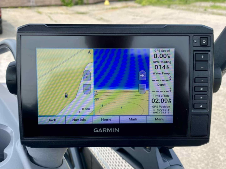 2022 BRP SEA-DOO SWITCH CRUISE 18' + ROTAX 230 HP + IBR + VTS + IDF + GPS + JL AUDIO PREMIUM + TOIT BIMINI + REMORQUE + 43 HR + A1 