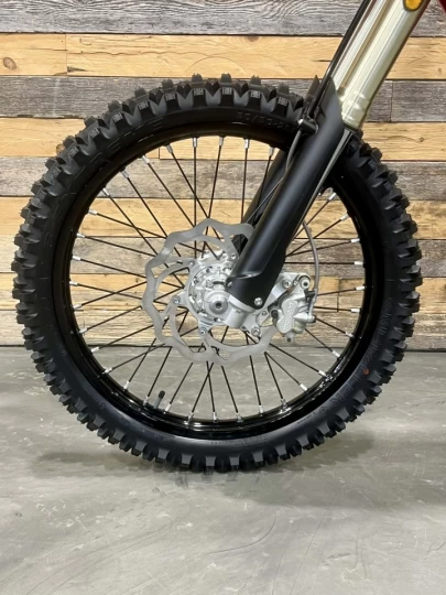 2025 STARK FUTURE VARG EX 60 HP @ 80 HP + LÉGALE SUR LA ROUTE + NEUF 0 KM + GARANTIE 2 ANS 