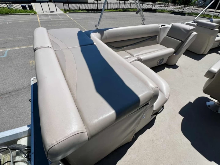 2014 PRINCECRAFT VECTRA 21 CLASSIC EDITION + MERCURY 115 H.P + ENSEMBLE SPORT 3 QUILLES + TOIT BIMINI + TOIT CAMPEUR + TOILE + REMORQUE 