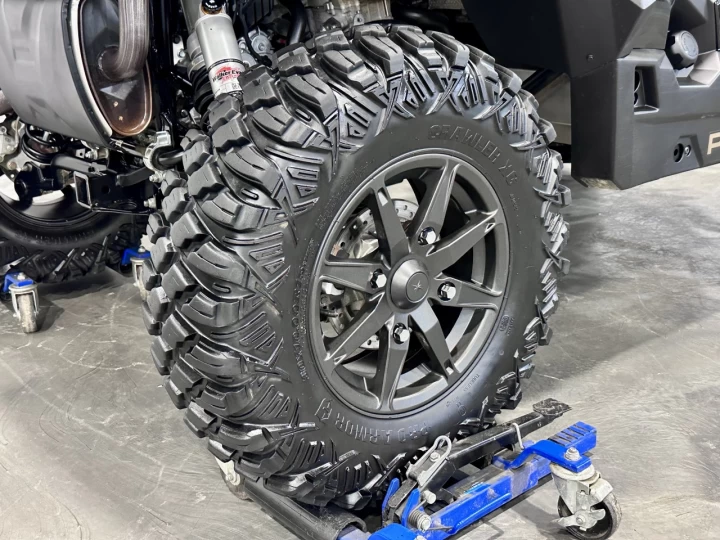 2023 POLARIS GENERAL XP 1000 EFI PREMIUM DELUXE + 4WD + EPS + AUDIO + SEULEMENT 3425 KM + RARE & A1 