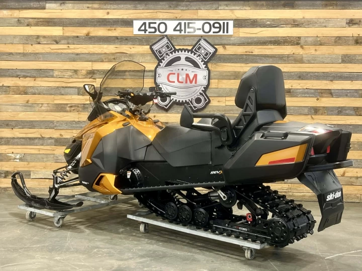 2018 BRP SKI-DOO GRAND TOURING S.E 1200 EFI 4-TEC 137'' + SUSPENSION A AIR + SEULEMENT 6935 KM + RARE & A1 