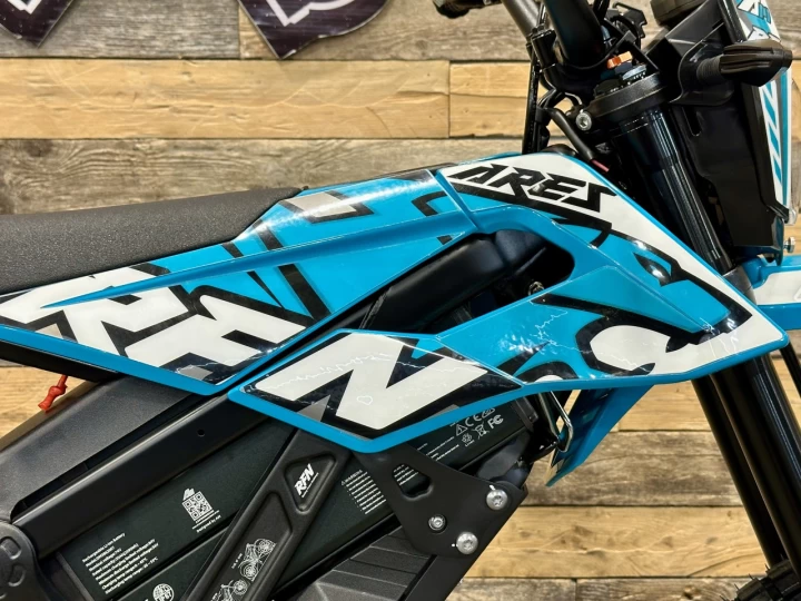 2024 APOLLO RFN ARES + 100% VE = MOTO ELECTRIQUE LEGALE SUR ROUTE + NEUF 0 KM + RARE & A1 