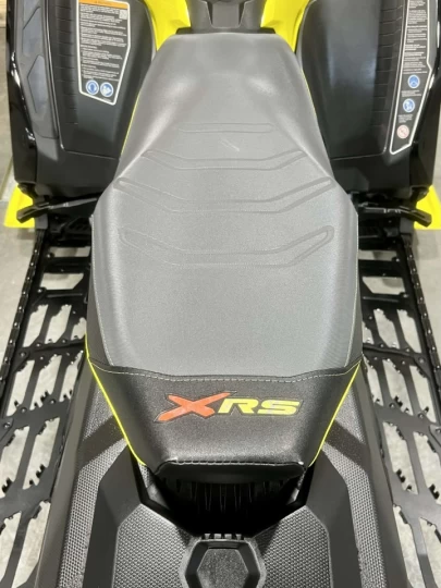 2022 BRP SKI-DOO RENEGADE X-RS 850 E-TEC 137''+ REV GEN4 + COULEUR RARE & CONDITION A1 