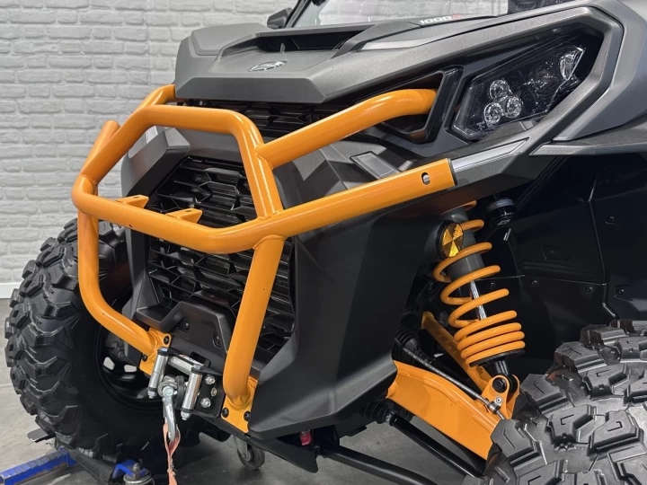 2025 BRP CAN-AM COMMANDER XT-P 1000R EFI + 4WD + DPS + FOX + CABINE + SEULEMENT 1049 KM + RARE & IMPECCABLE A1 