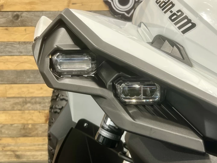 2025 BRP CAN-AM RENEGADE X-XC 1000R EFI + 4X4 + DPS + SEULEMENT 1083 KM + RARE & A1 