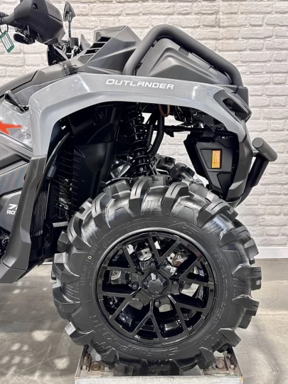 2026 BRP CAN-AM OUTLANDER X-MR 700 EFI + 4WD + DPS + SEULEMENT 815 KM + GARANTIE B.E.S.T 2030 + RARE & A1 