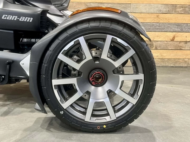 2021 BRP CAN-AM SPYDER / RYKER 900 ACE EDITION RALLY _ PARE-BRISE + BANC PASSAGER + SUSPEMNSION KYB 