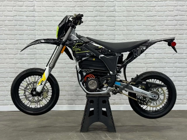 SURRON STORM BEE 100% ELECTRIQUE + SEULEMENT 92 KM + RARE & A1  2023