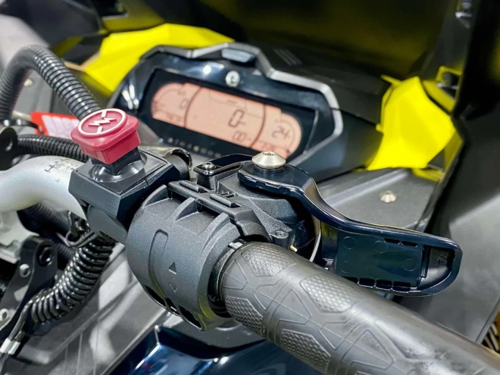 2021 BRP SKI-DOO RENEGADE X 900 ACE EFI TURBO ITC 137'' + REV GEN4 + RAS X + SEULEMENT 7937 KM + RARE & A1 