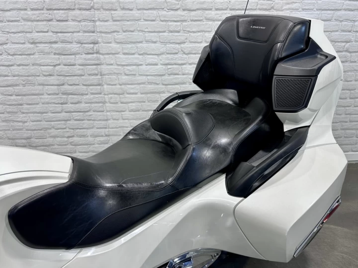 2018 BRP CAN-AM SPYDER RT LIMITED + SE-6 (SEMI-AUTOMATIQUE) + ROTAX 1330 EFI + ENSEMBLE CHROME + RARE & A1 