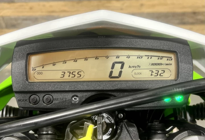 2023 KAWASAKI KLX 300 EFI + SEULEMENT 3755 KM + 4 TEMPS + MODELE RARE & CONDITION IMPECCABLE A1 