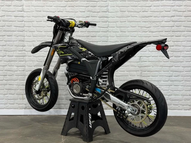 SURRON STORM BEE 100% ELECTRIQUE + SEULEMENT 92 KM + RARE & A1  2023