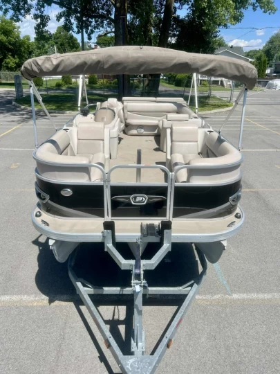 2014 PRINCECRAFT VECTRA 21 CLASSIC EDITION + MERCURY 115 H.P + ENSEMBLE SPORT 3 QUILLES + TOIT BIMINI + TOIT CAMPEUR + TOILE + REMORQUE 